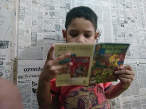 Henzo, voraz leitor de HQ e membro fiel das Rodas de Leitura