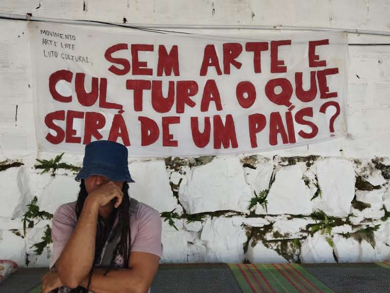 O ESPAÇO CULTURAL DESCORTINA MUNDOS