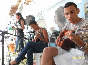 Leila, Alice e Gabriel no detalhe