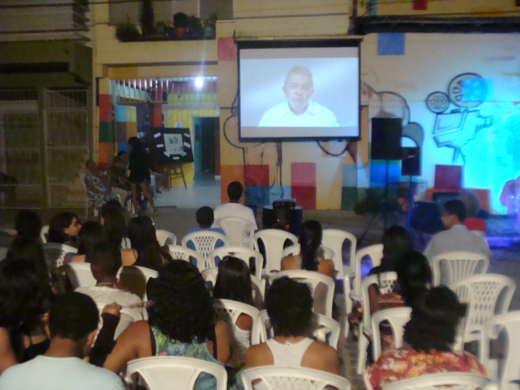 Entre a voz e o&nbsp;silêncio